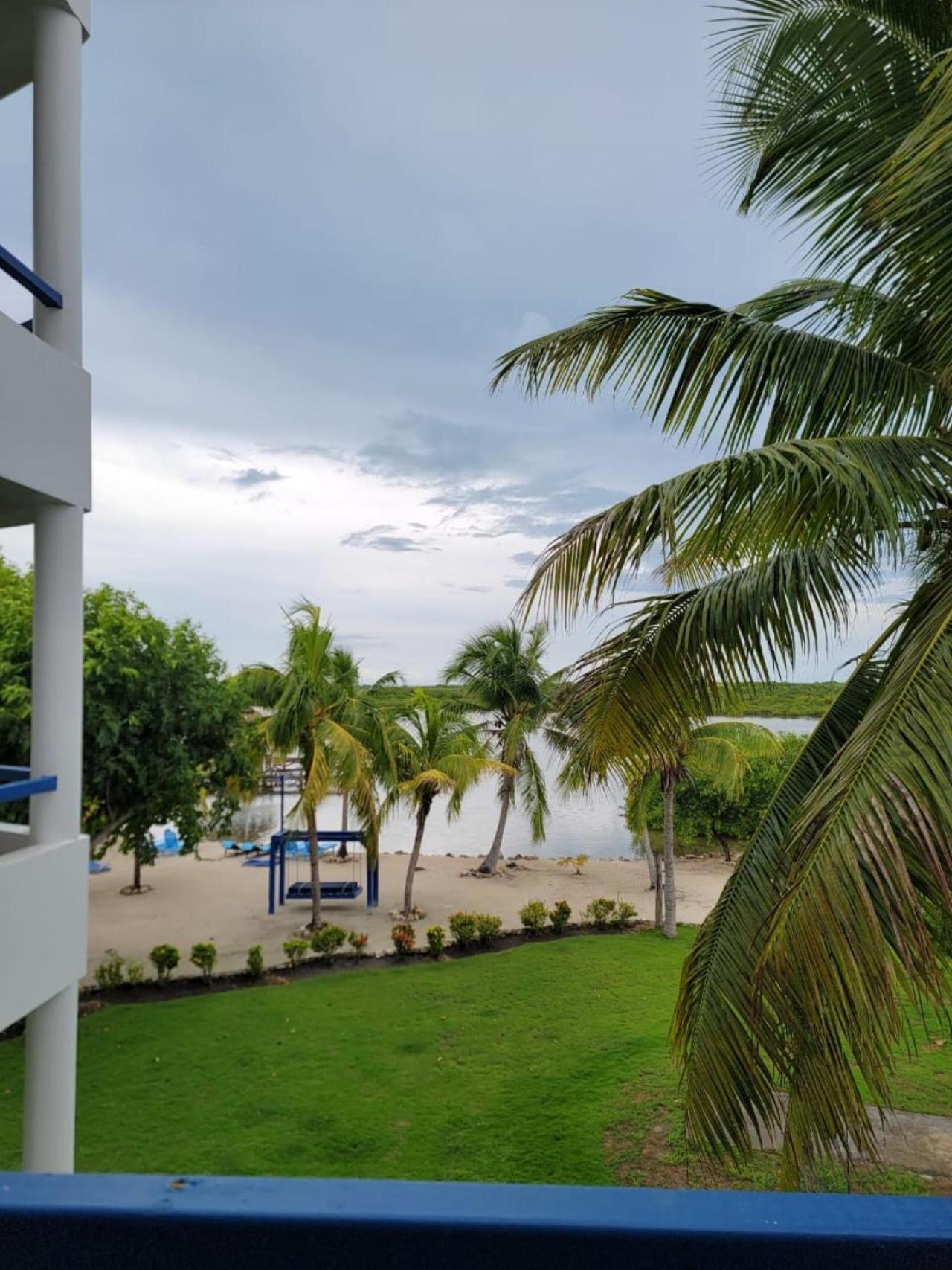 Brahma Blue Resort Сан Педро Екстериор снимка