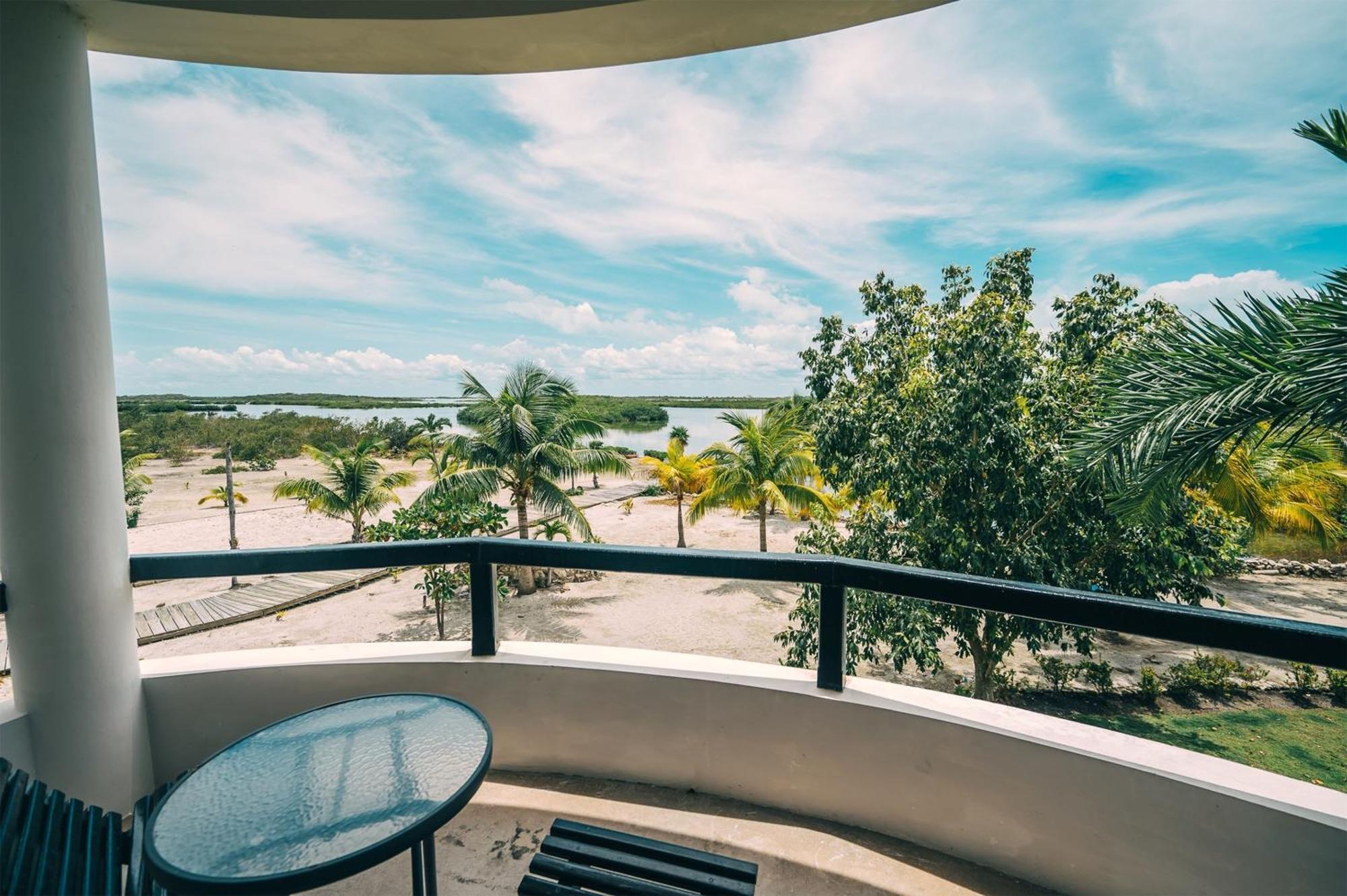 Brahma Blue Resort Сан Педро Екстериор снимка