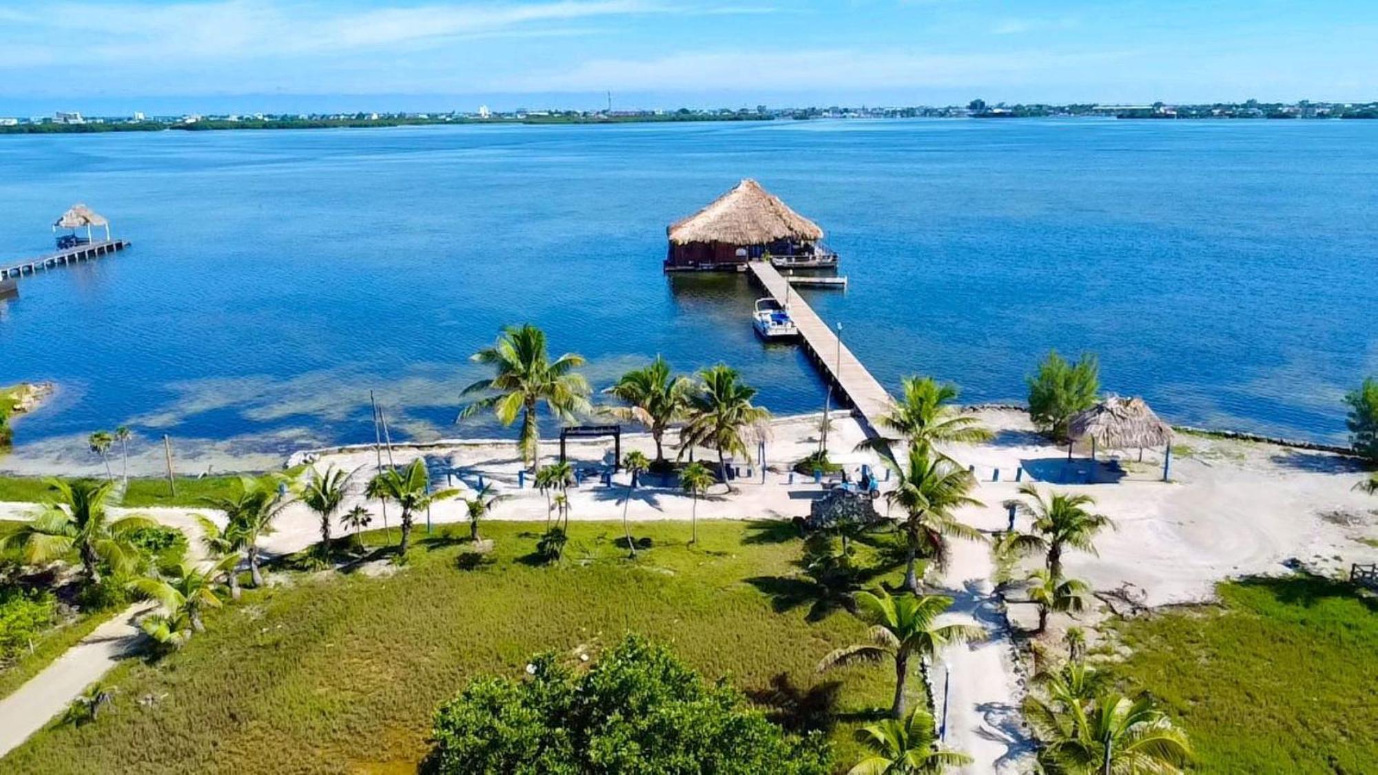 Brahma Blue Resort Сан Педро Екстериор снимка